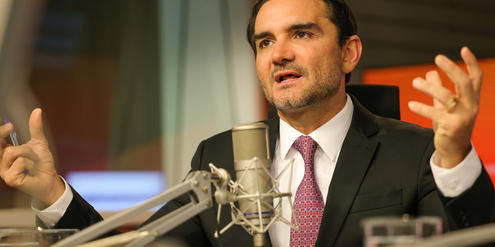 celso-sabino-confirma-a-lula-que-deixara-ministerio-do-turismo