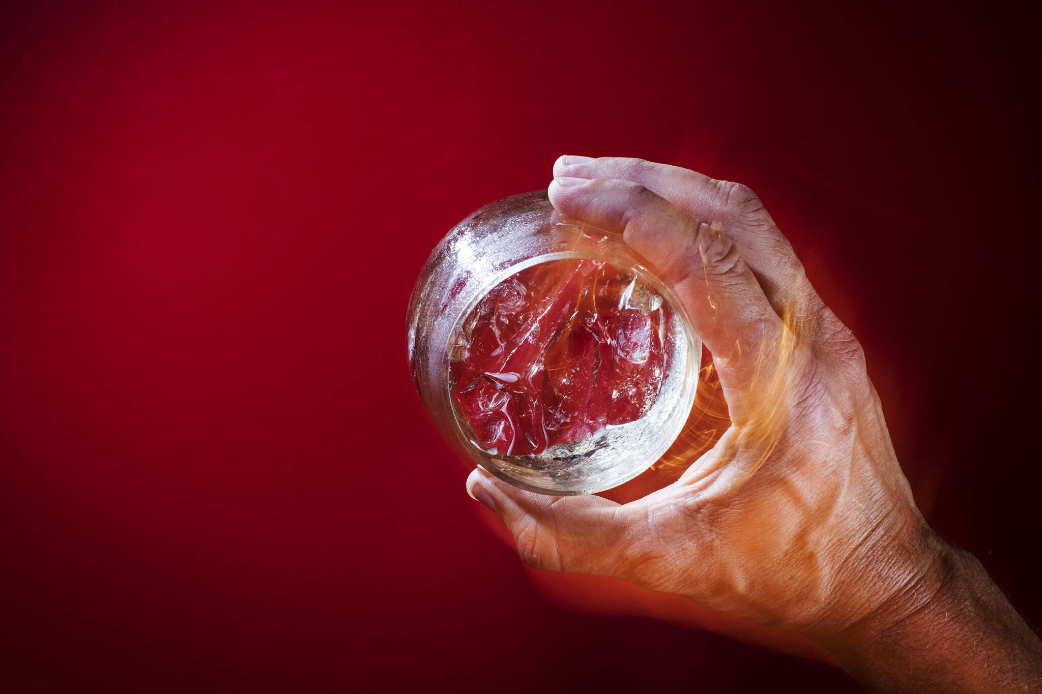 jovens-intoxicados-com-metanol-compraram-gim-importado-em-adega-da-zona-sul-de-sp