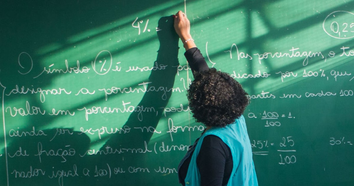 piso-dos-professores-deve-ter-reajuste-baixo-e-poe-mec-sob-pressao;-veja-quanto-e-o-que-esta-em-jogo