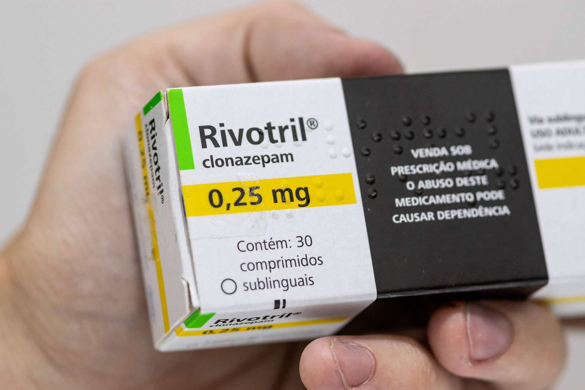 rivotril-em-gotas-retorna-as-farmacias-apos-6-meses,-mas-versao-sublingual-segue-em-falta-no-pais