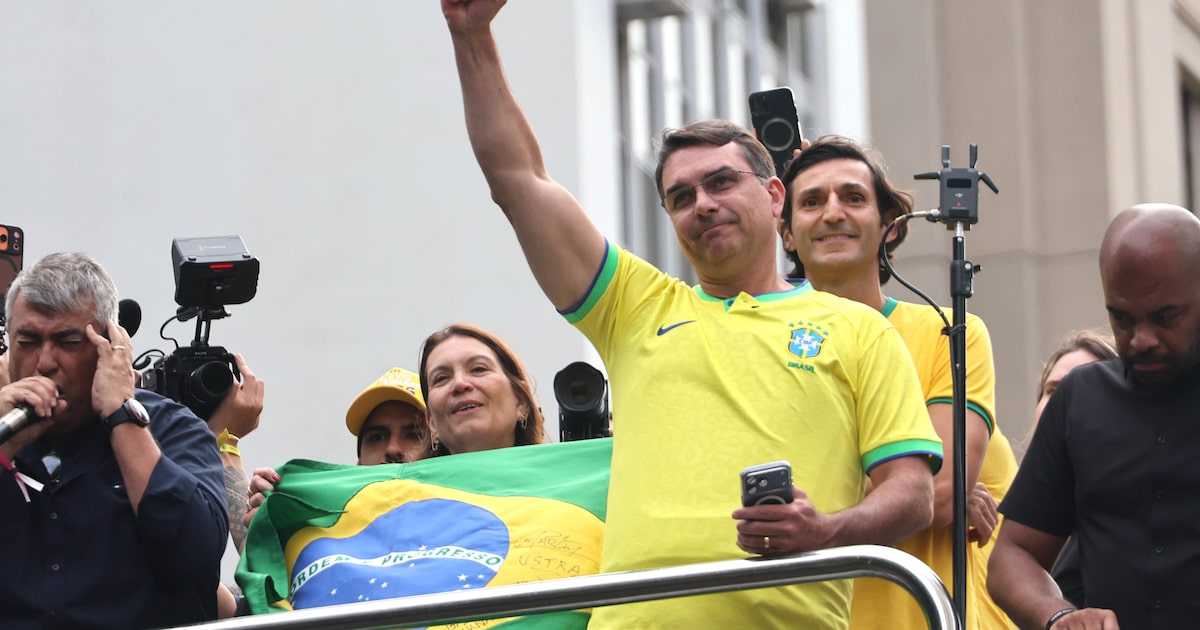 a-‘biruta’-de-trump-segue-os-ventos,-as-pesquisas-e-as-noticias-e-aponta-para-flavio