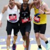 Brasileiro vira manchete por ato de empatia na Maratona de Boston