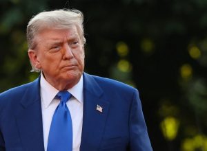 trump-reacende-guerra-comercial-com-tarifas-de-ao-menos-25%-para-14-paises