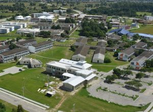 por-que-a-justica-mandou-cancelar-matriculas-em-universidade-federal-do-rs-para-pessoas-trans
