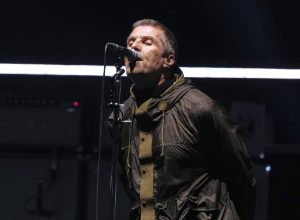 homem-morre-apos-cair-de-arquibancada-em-show-do-oasis-em-londres