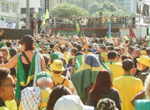 ato-em-sao-paulo-pede-anistia-a-bolsonaro-e-exalta-trump