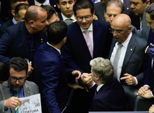 corregedor-da-camara-pede-suspensao-cautelar-de-tres-deputados-por-motim;-saiba-quais