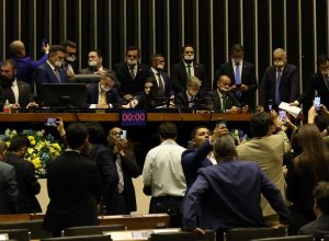 corregedor-da-camara-pede-suspensao-de-3-deputados-envolvidos-em-motim