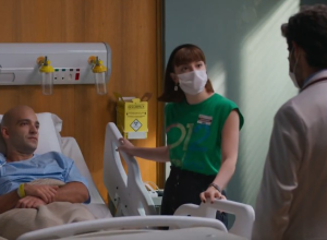 esqueceram-a-barriga-de-gravida-da-solange,-de-‘vale-tudo’?-alice-wegmann-mostra-calca-que-causou-polemica