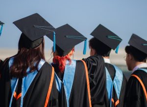 diploma-da-faculdade-significa-salario-melhor?-saiba-de-quanto-e-a-diferenca