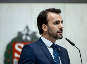 juiza-mantem-medidas-cautelares-impostas-a-cintia-chagas