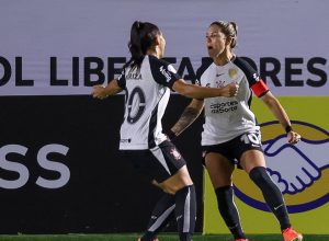libertadores-feminina:-corinthians-vence-santa-fe-e-se-classifica