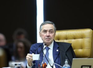 barroso-assina-oficialmente-aposentadoria-e-deixa-o-supremo-nesta-sexta-feira-apos-12-anos-na-corte