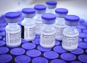 vacina-da-covid-19-pode-auxiliar-no-tratamento-de-cancer,-diz-estudo