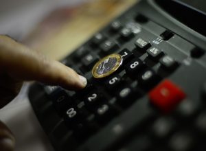 governo-central-registra-deficit-de-r$-20,2-bilhoes-em-novembro