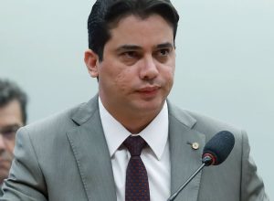 investigacao-contra-junior-mano-acirra-disputa-do-pt-no-ceara-e-lula-e-chamado-para-resolver-crise