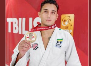 guilherme-schimidt-e-bronze-no-grand-slam-de-tbilisi