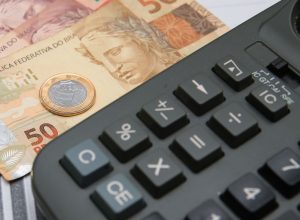 mesmo-com-guerra,-ipea-preve-crescimento-de-1,8%-do-pib